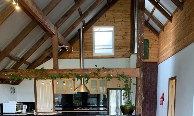 Guildford Appartement | Spacious Lofty Apartment, Stunning Views Overlooking Garden opposite Rose &Crown