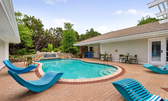 Glenlake Maison | Spacious Luxury Home with pool Near Lake Austin