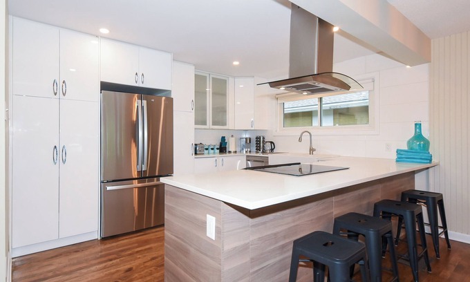 Ottawa Division Appartement | Spacious Main Lev Apt | Algonquin | 4 Beds, 2 Bath | Sleeps 8