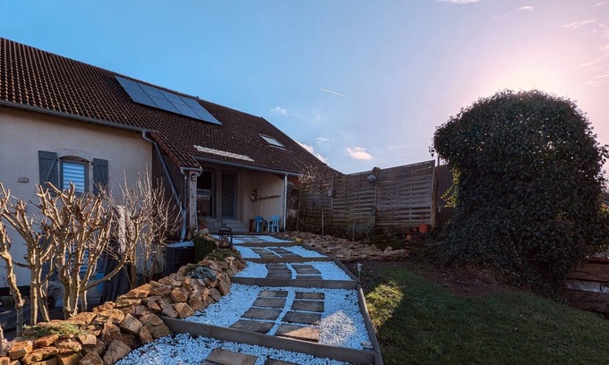 Chambornay-les-Pin Cottage | Spacious modern lodge in the Ognon Valley