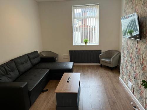 Anfield Maison | Spacious, Modern 3BR House, LFC, Free Parking