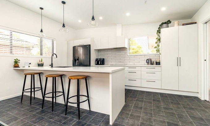 Geraldine Maison | Spacious, modern, centrally located house.