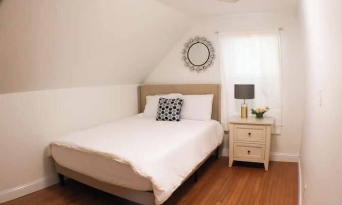 Lynn Appartement | Spacious 5-bedroom apartment with AC, WiFi in pleasant Lynn