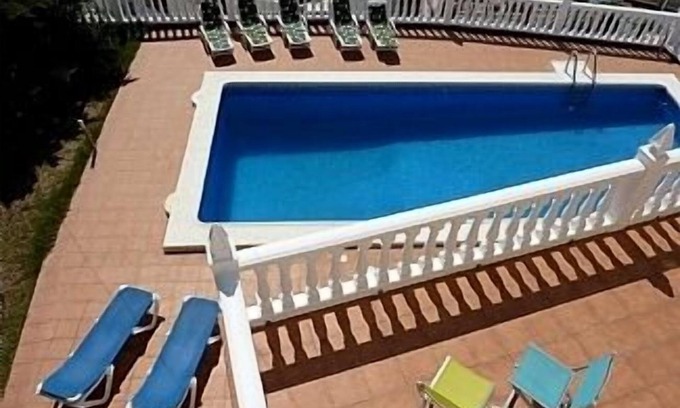 Benajarafe Villa | Villa moderne spacieuse, plus grande piscine privée, connexion Internet rapide (sans fil).