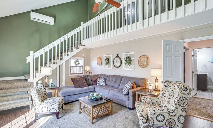 North East Maison | Spacious North East Home w/ Fenced Yard & Fire Pit