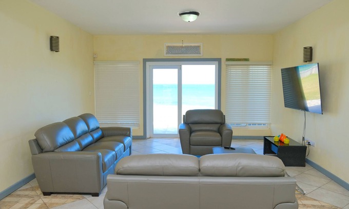 The Lime Maison | Spacious Ocean Front House. With a Gated Entrance.
