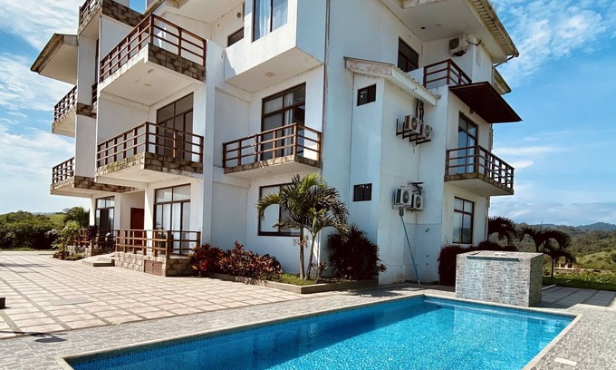 Las Nunez Copropriété | Spacious ocean view condo — 3 min from the beach!