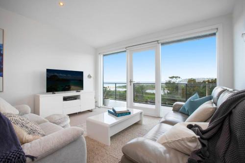 Collaroy Maison | Spacious Oceanview Escape with Pool and Cabana