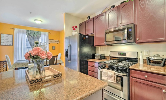 Odenton Maison | Spacious Odenton Townhome: 21 Mi to Baltimore