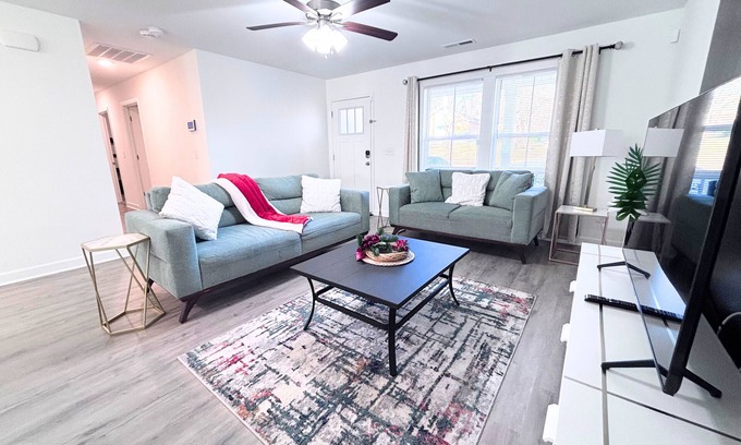 University Place Maison | Spacious One Level, 4-Bedroom House in Beautiful Charlotte