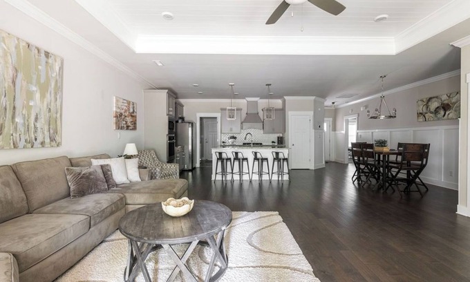 Belle Mina Maison | Spacious One Level Ranch Style Luxury Townhouse