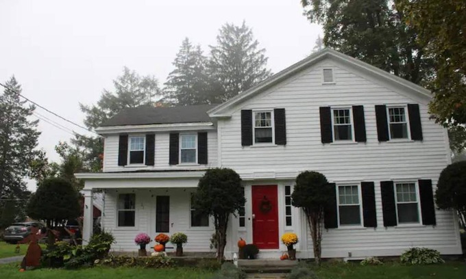 Earlville Maison | Spacious Private Guest Suite near Colgate