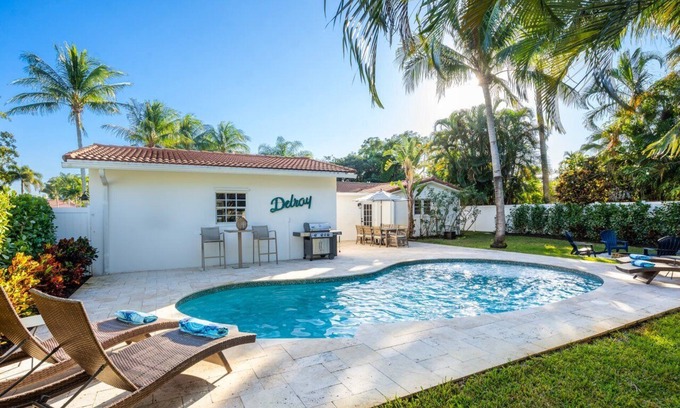 Lake Ida Shores Maison | Spacious Private Pool Oasis