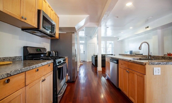Petworth Maison | Charme moderne, Spacieux 4BR / 3. 5BA Suites, parking, parking gratuit, vous êtes à la maison!