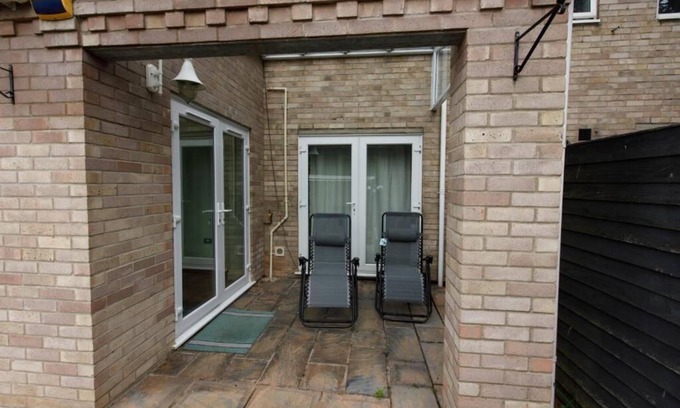 Norwich Maison | spacious, relaxing home with garden access