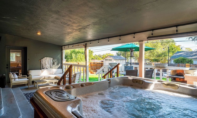 Edgewater Maison | Spacious remodeled ranch near Sloan’s Lake w/ luxury amenities and outdoor fun!