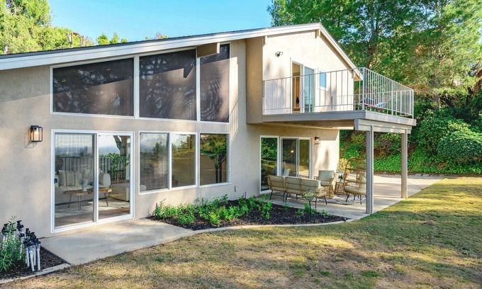 North Tustin Maison | Spacious Retreat with Scenic Mountain Views