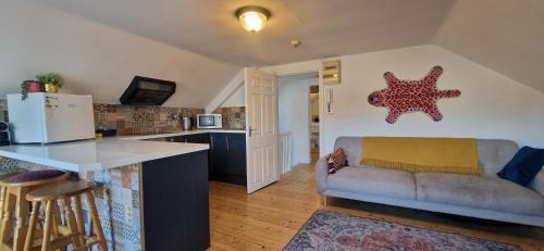 Cork City Centre Appartement | Spacious Riverside 2Bd Mid City - Above Bar&Venue