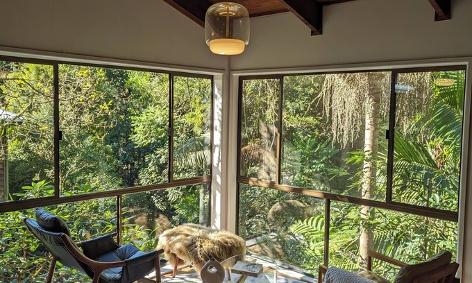 Mount Glorious Maison | Spacious Scandi-inspired luxury home amongst the trees - Mount Glorious summit!
