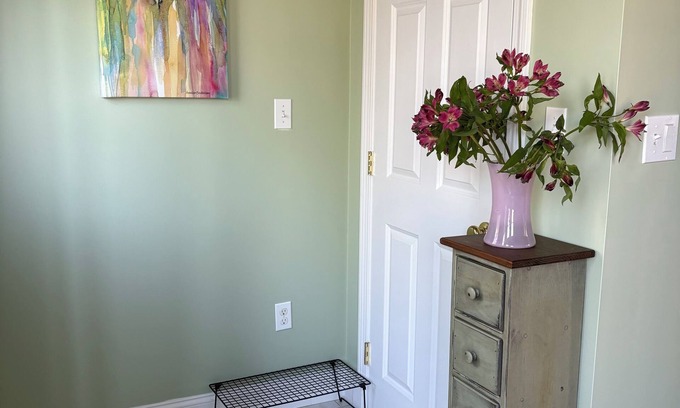 Salem Maison | Spacious, serene, lovely, centrally located 2-bedroom home in Salem - sleeps 4