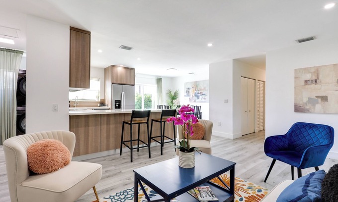 South Miami Maison | Spacious + Serene Miami Home: Walk to Metrorail!