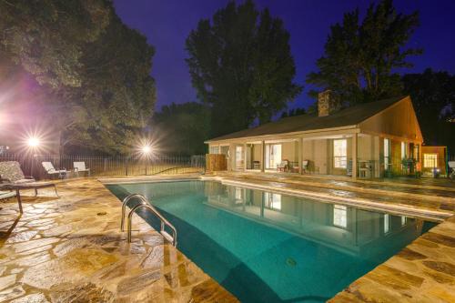 Southaven Maison | Spacious Southaven Home on 8 Acres with Private Pool