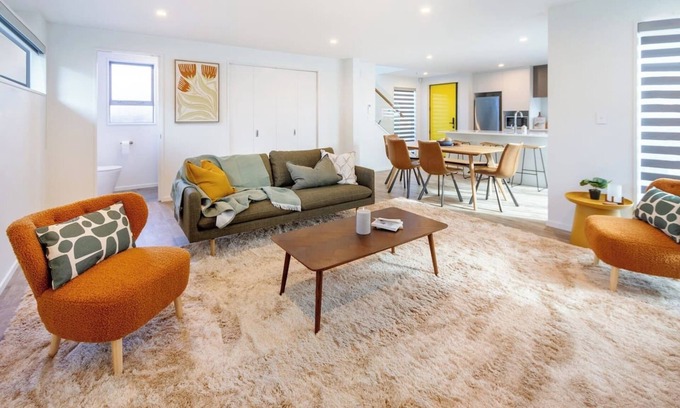 Christchurch Maison | Spacious Stay near Avon River w/ Carpark