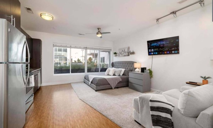 Grandview Heights Appartement | Spacious Studio with great amenities