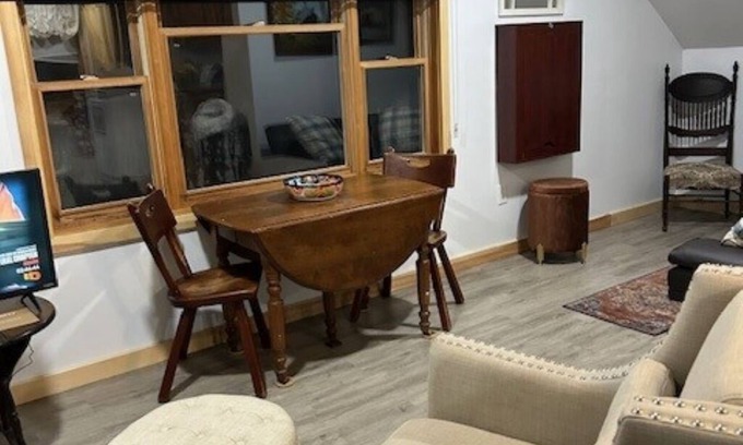 Northwood Appartement | Spacious Studio With Gorgeous Lake Views