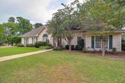 Ridgeland Maison | Spacious Suburban Home with Pool Access in Ridgeland