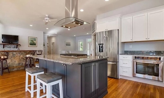 Hope Valley Maison | Spacious summer retreat on an 85-acre pond.