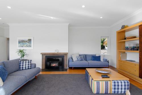 Akaroa Maison | Spacious Sunny Family Home in Akaroa