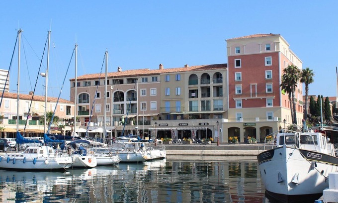Port-de-Bouc Appartement | Spacieux T2 Mer/Port à 200m tout confort Fibre-Idéal déplacement pro ou vacances