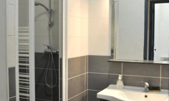 Vauban Appartement | Spacieux appartement T4 avec cours privée