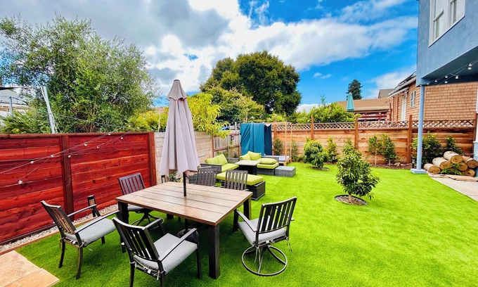 Bushrod Maison | Spacious Temescal Home near UC-Berkeley with Firepit Patio & Outdoor Dining