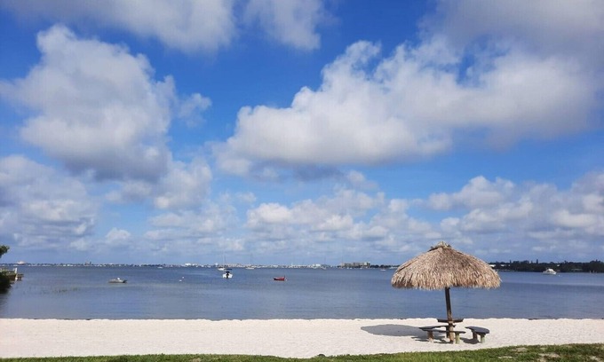Bayview Maison | Spacious Townhome - Bermuda Bay Beach & Raquet Club - St. Petersburg
