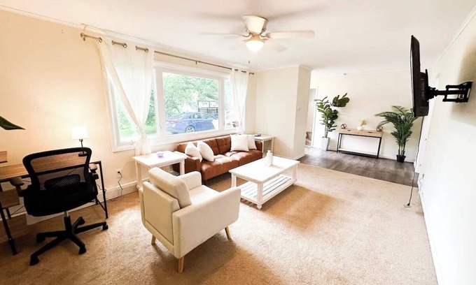 Albany Maison | Spacious Townhouse in 809 Park