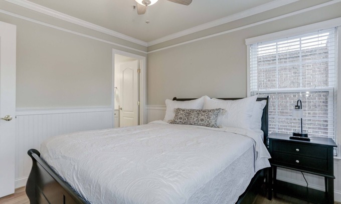 Germantown Maison | Spacious Townhouse Nestled in a Cul-de-Sac