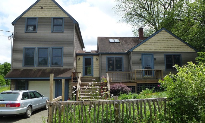 Trumansburg Maison | Spacieux 1 chambre, 1 salle de bain Location