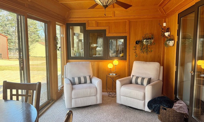 Arden Hills Maison | Spacious Twin Cities Retreat with Sauna & Steam shower Nearby Lakes & Trails