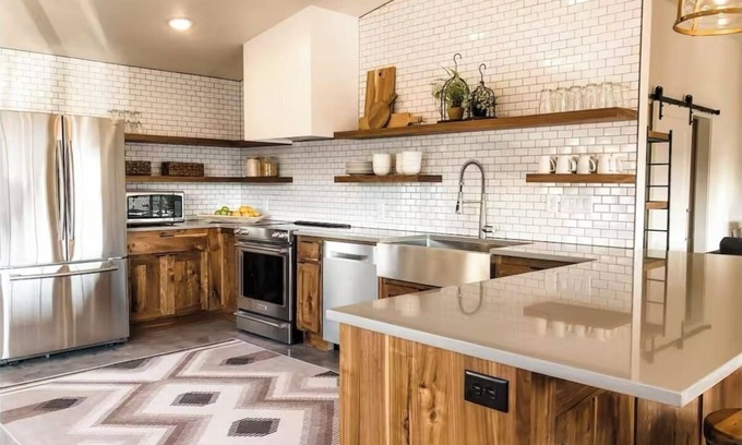 Apple Valley Maison | Spacious, two-bedroom, with everything you need. Your home, away from home!