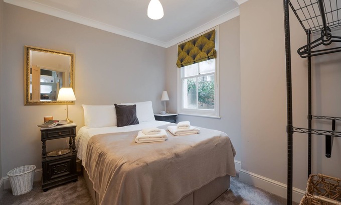 Thornton Appartement | Spacious two bedroom maisonette with private garden in Balham by UnderTheDoormat