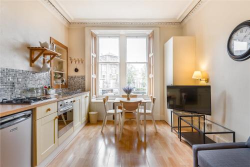West End Appartement | Spacious & Unique city central 1 bed with WiFi