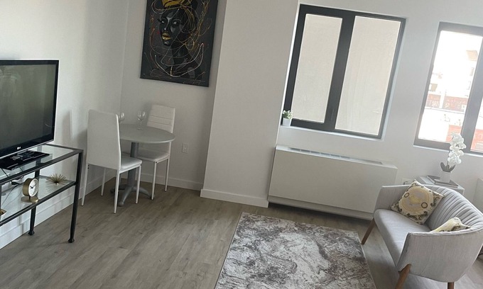 Mott Haven Copropriété | Spacious Unit in New Luxury Building