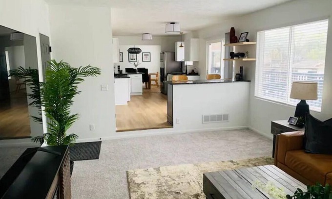 Bellevue Maison | Spacious updated CWS/Corporate rental 4 BR|2.5 BA