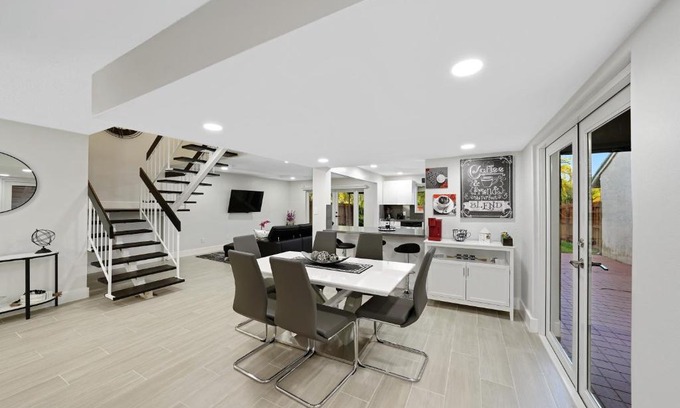 Ludlam Maison | Spacious Updated Home With Office By Pmi