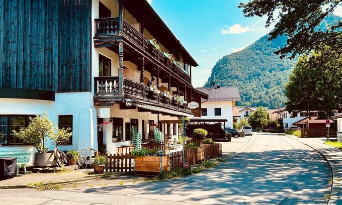 Flintsbach A. Inn Appartement | Spacious vacation apartment with 2 balconies in a leisure paradise
