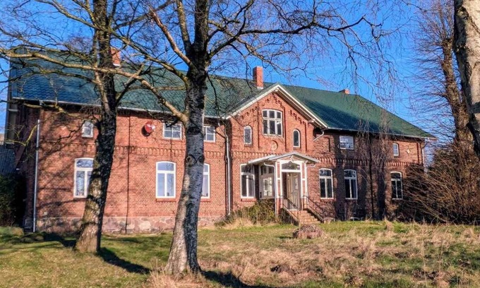 Ehmkenhagen Appartement | Spacious vacation apartment in a small, charming manor house!