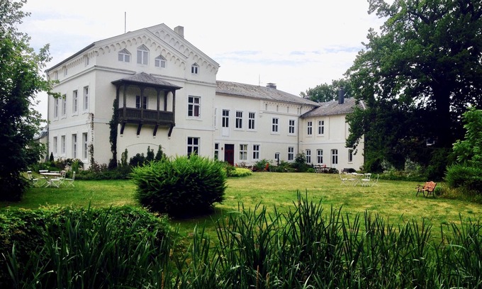 Rerik Autre | Spacious vacation apartment in a manor house with balcony, near the Baltic Sea
