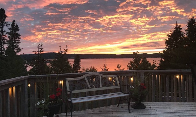 Glovertown Maison | Spacious Vacation Home - 5 min to Terra Nova National Park